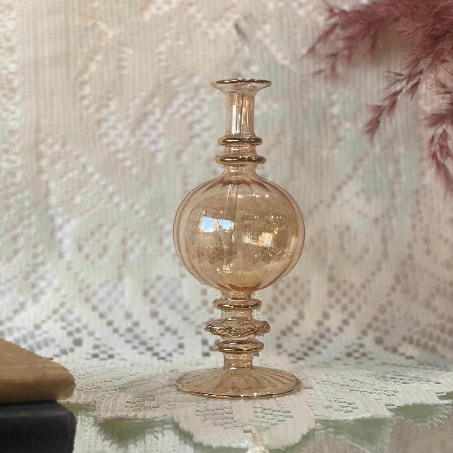 Delicate Glass Perfume Bottle with Stopper