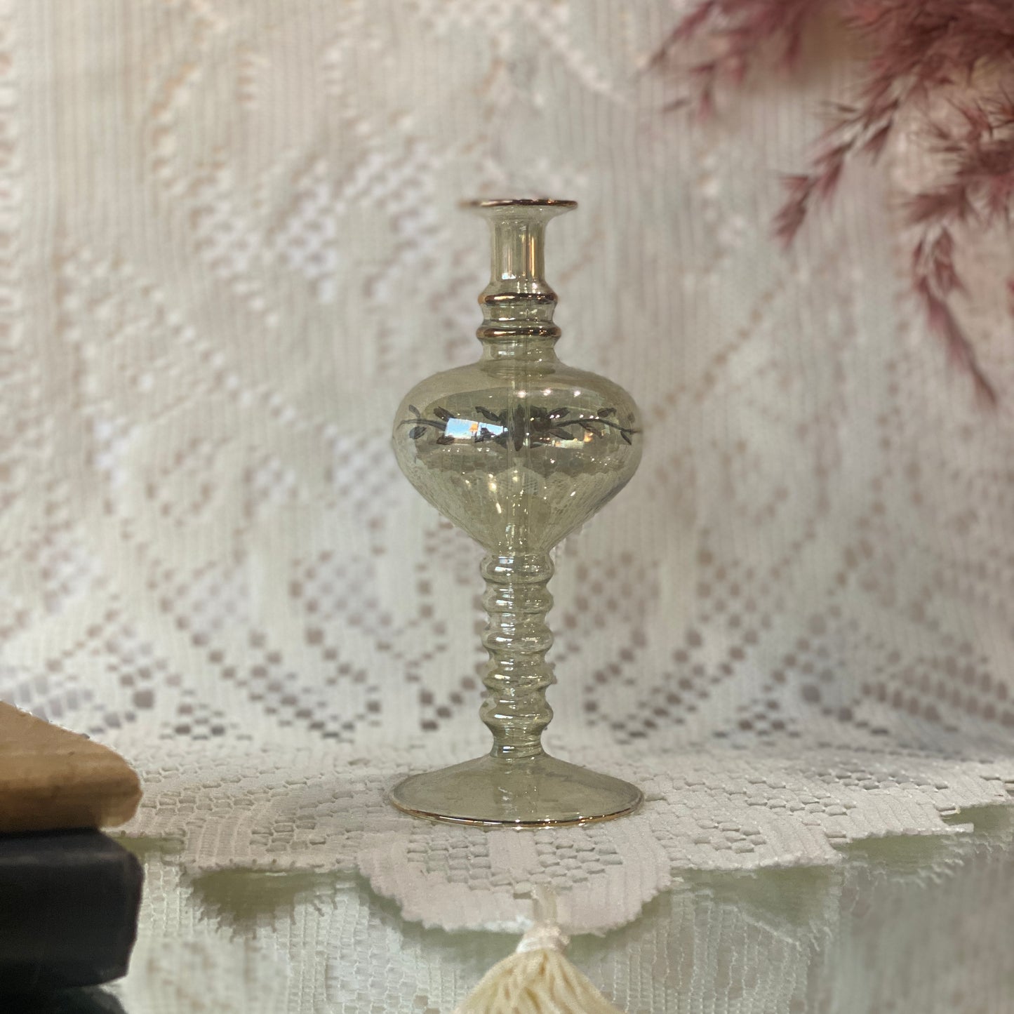 Delicate Glass Perfume Bottle with Stopper